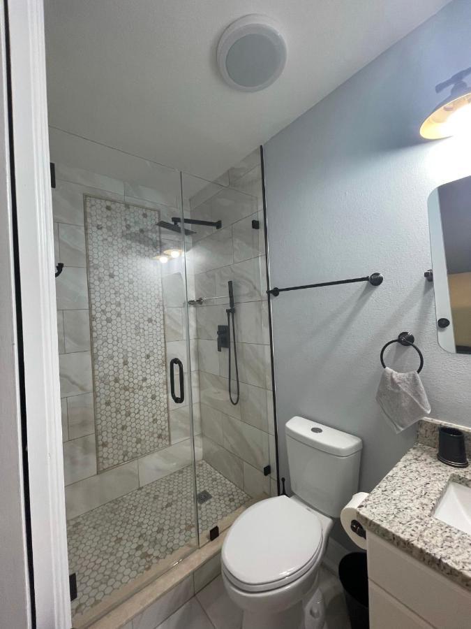 טאמפה Twelve Oaks Modern Independent Apartment מראה חיצוני תמונה