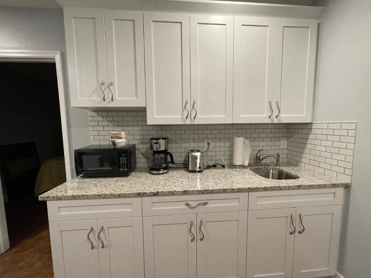 טאמפה Twelve Oaks Modern Independent Apartment מראה חיצוני תמונה